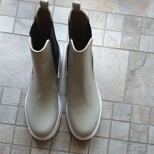 FINAL✨Marc Fisher Women's Privi Chelsea Lug Sole Boots In Ivory Sz 10